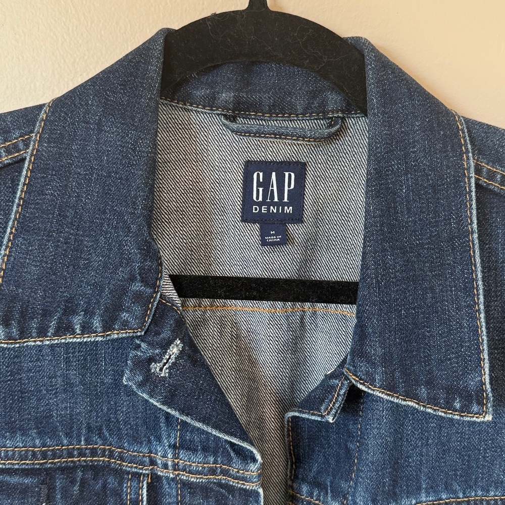 NWOT GAP Icon Denim Jacket, Dark Wash, Medium - Picture 2 of 4